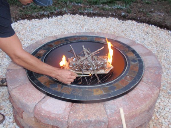A practical and tidy fire pit design