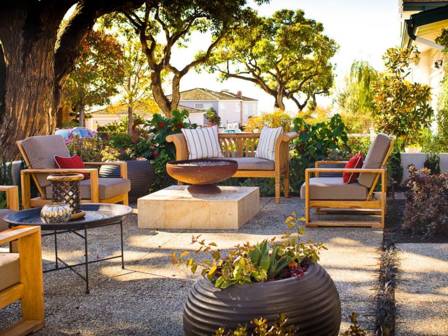 Donna Puzifera mediterranean patio