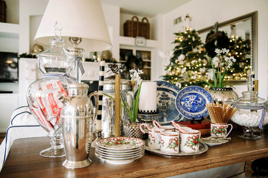Simple Hot Cocoa Stand For Guests