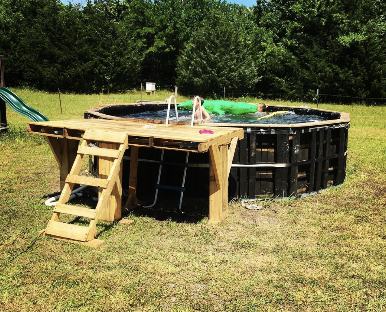 Backyard Pallet Pool Deck
