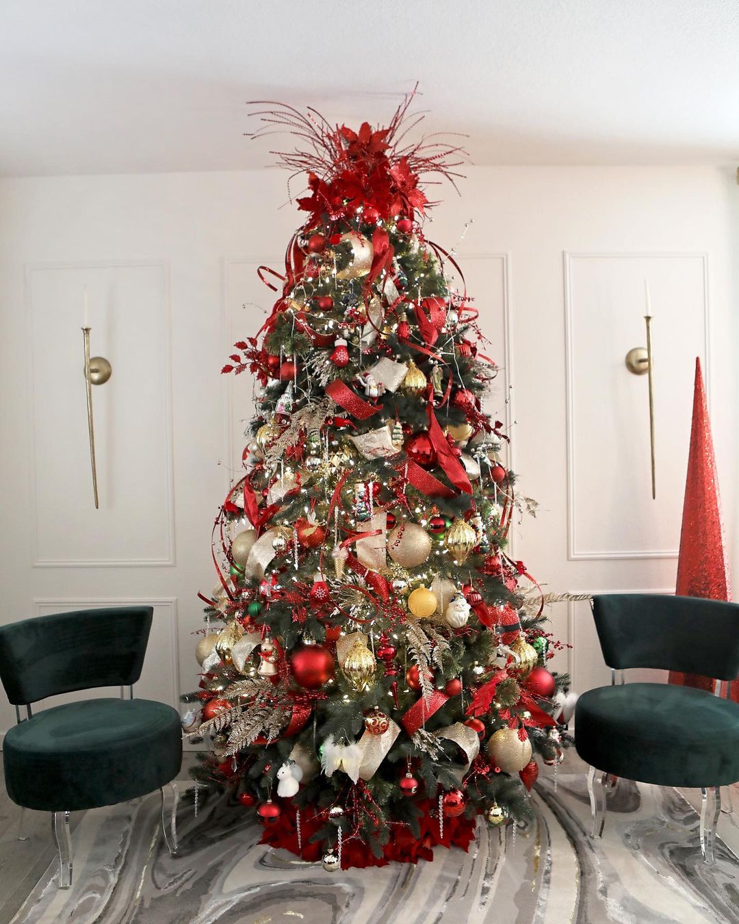 Bold Red and Gold Christmas Tree