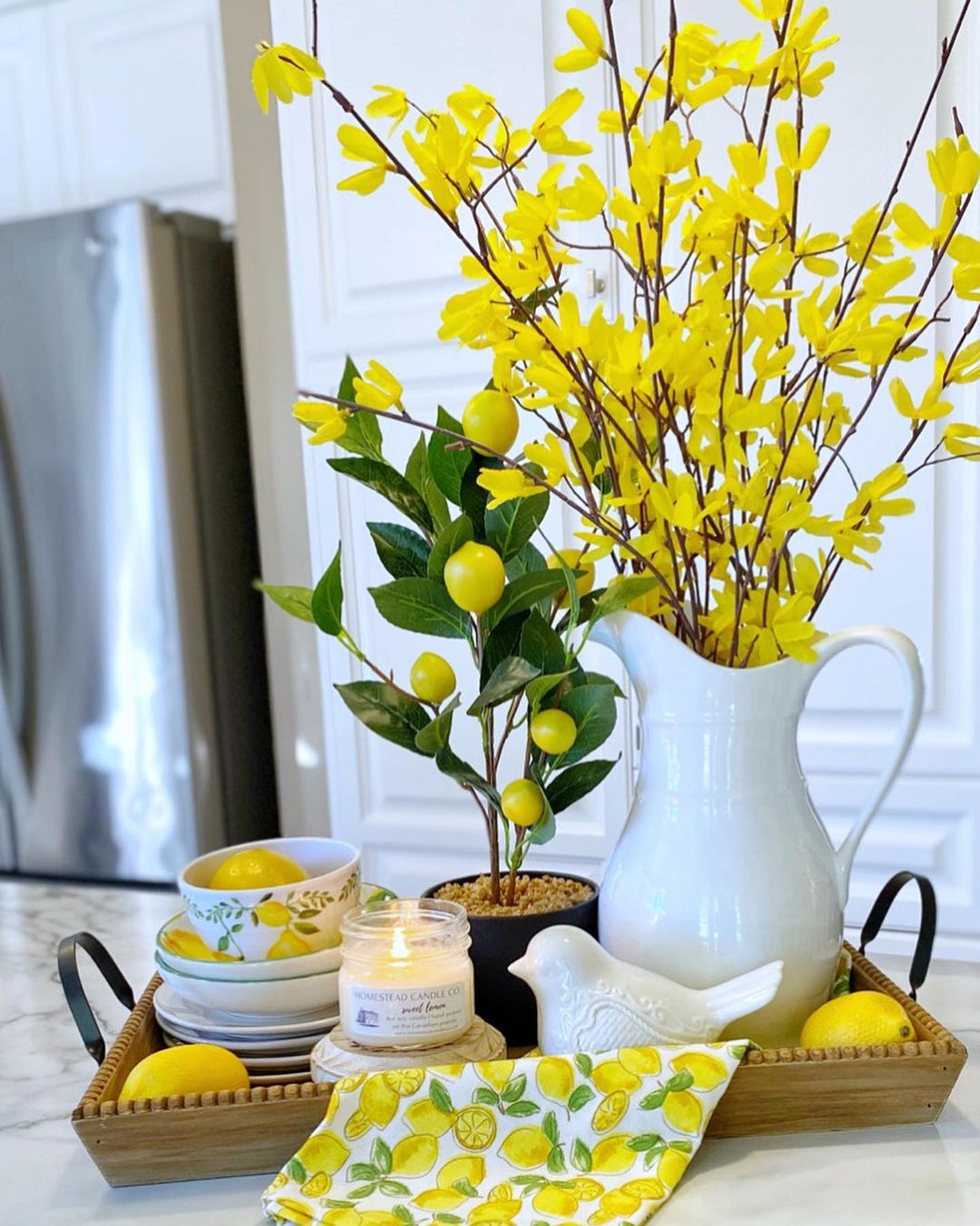 Bright Lemon Decor for a Fresh and Cheerful Vibe