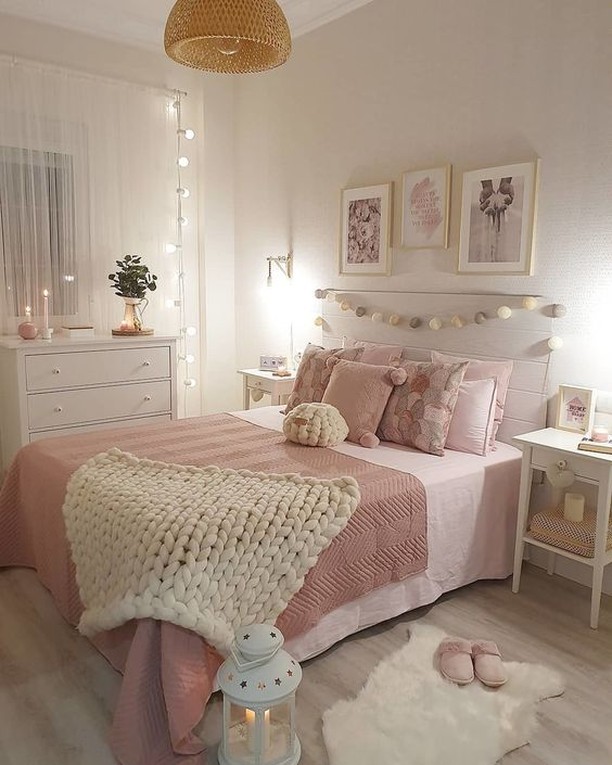 Chic Small Bedroom Decor