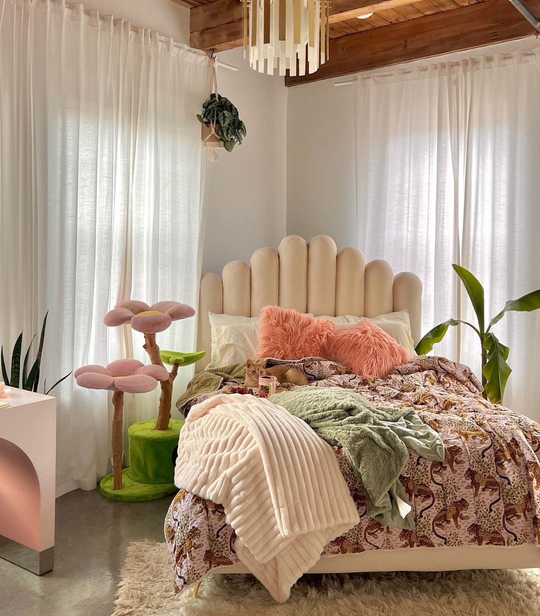 Chic Cozy Retro Decor