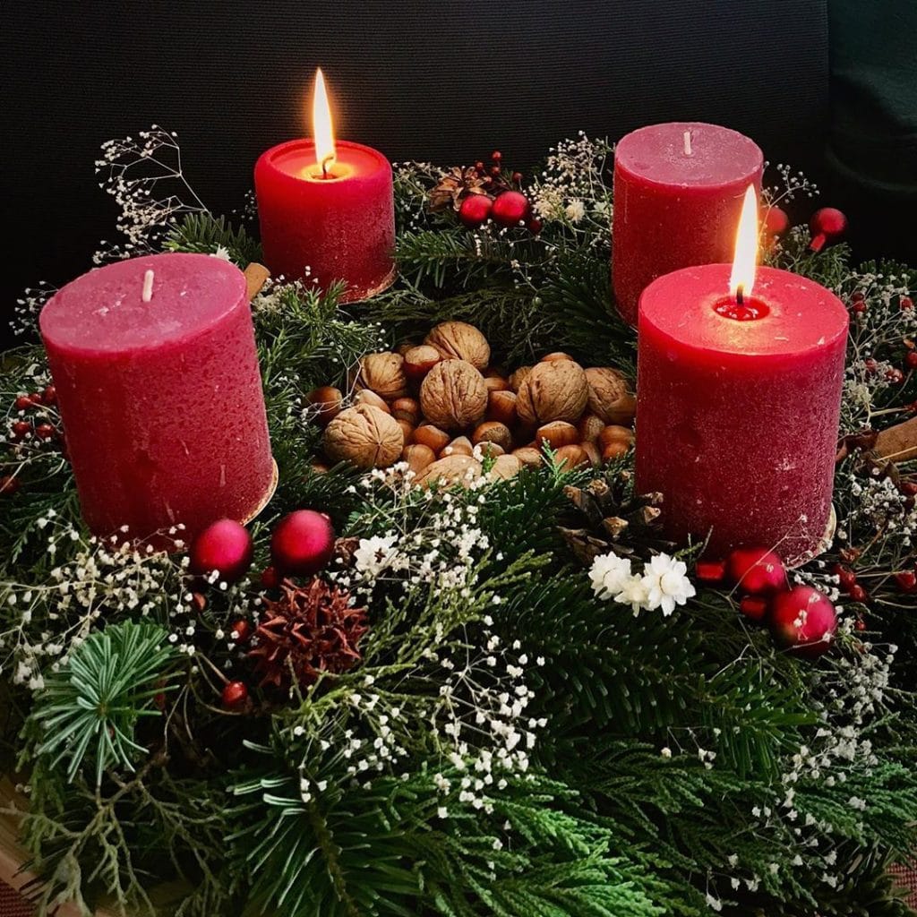 Christmas Candle Arrangement