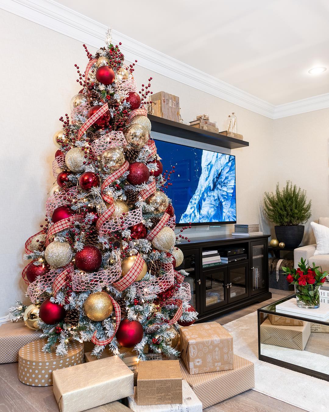 Christmas Tree in Gold and Red