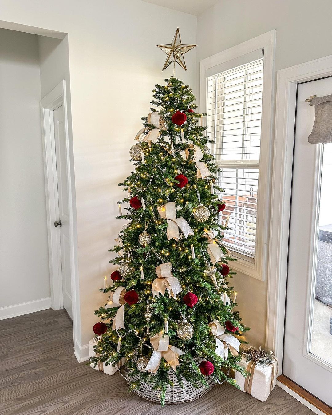 Christmas Tree with Red and Gold Style
