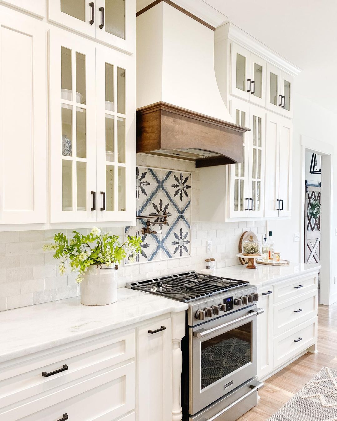 Classic White with Decorative Tile