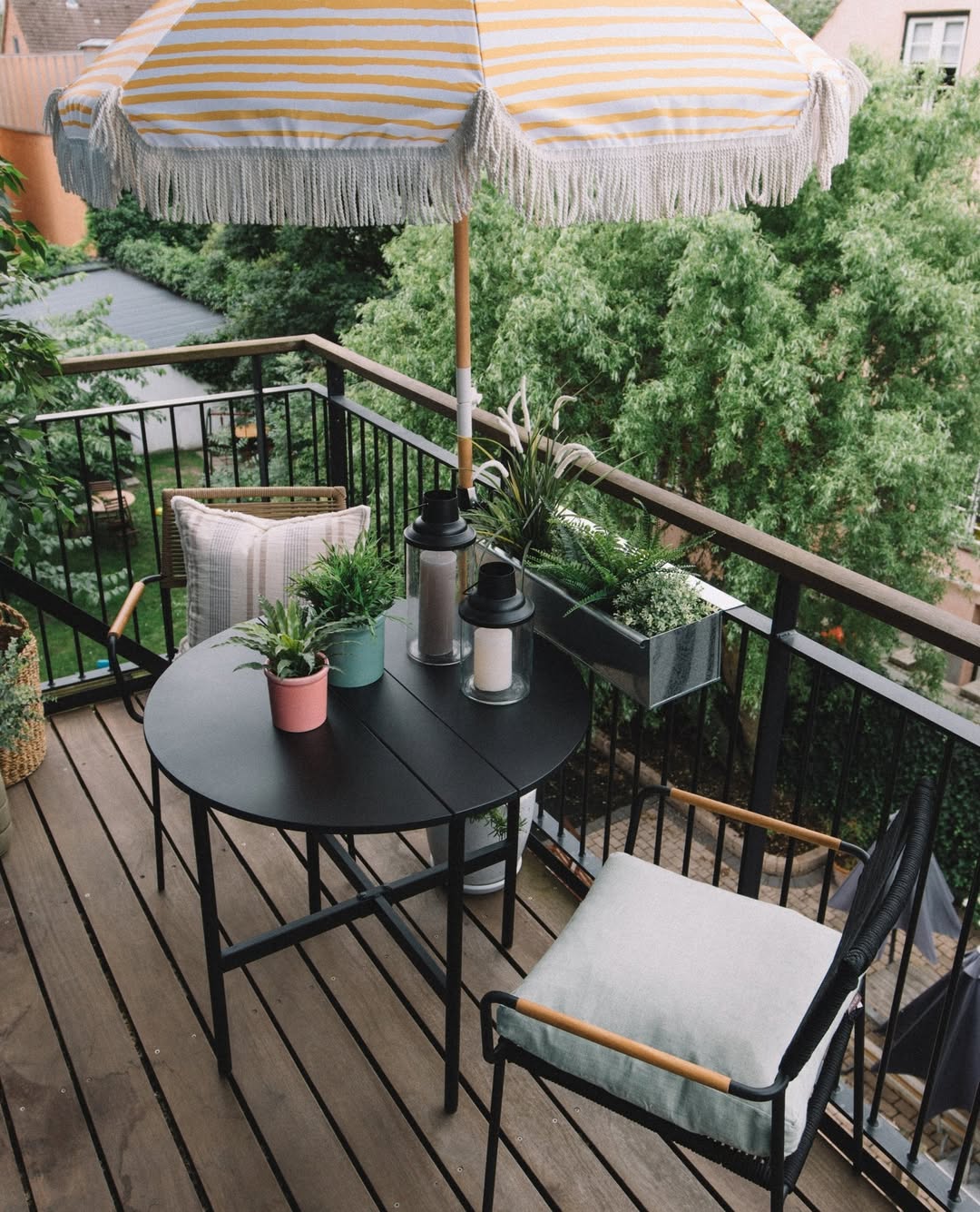 Sleek Black Set With Playful Touches