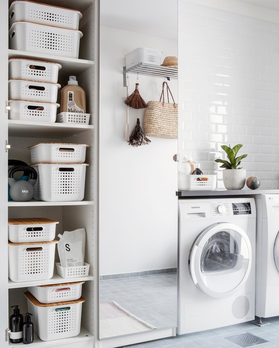 Streamlined Storage: Coordinated Containers and Hanging Solutions