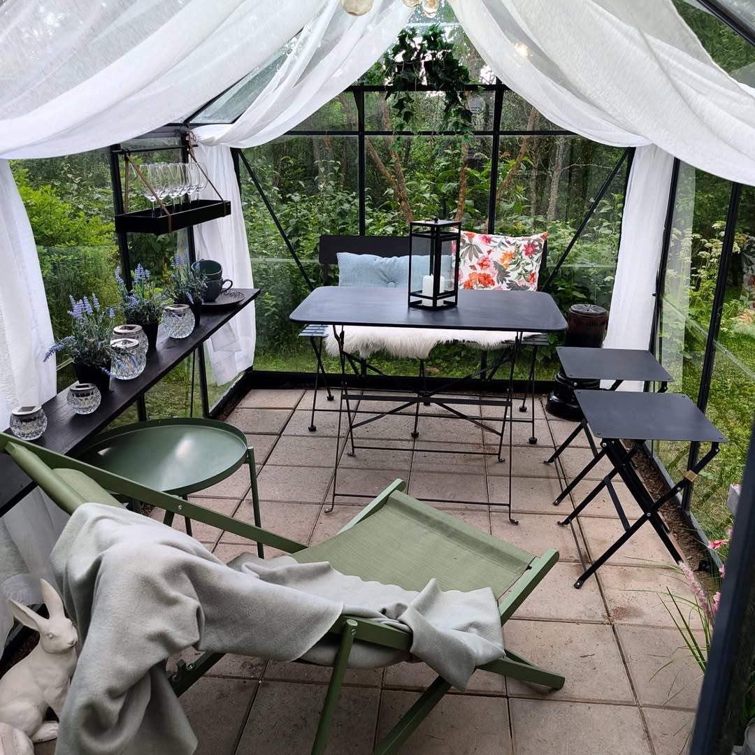 Cottagecore Greenhouse Lounge Glasshouse