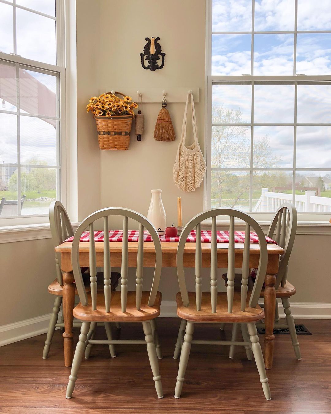Country Cottage Corner Breakfast Table