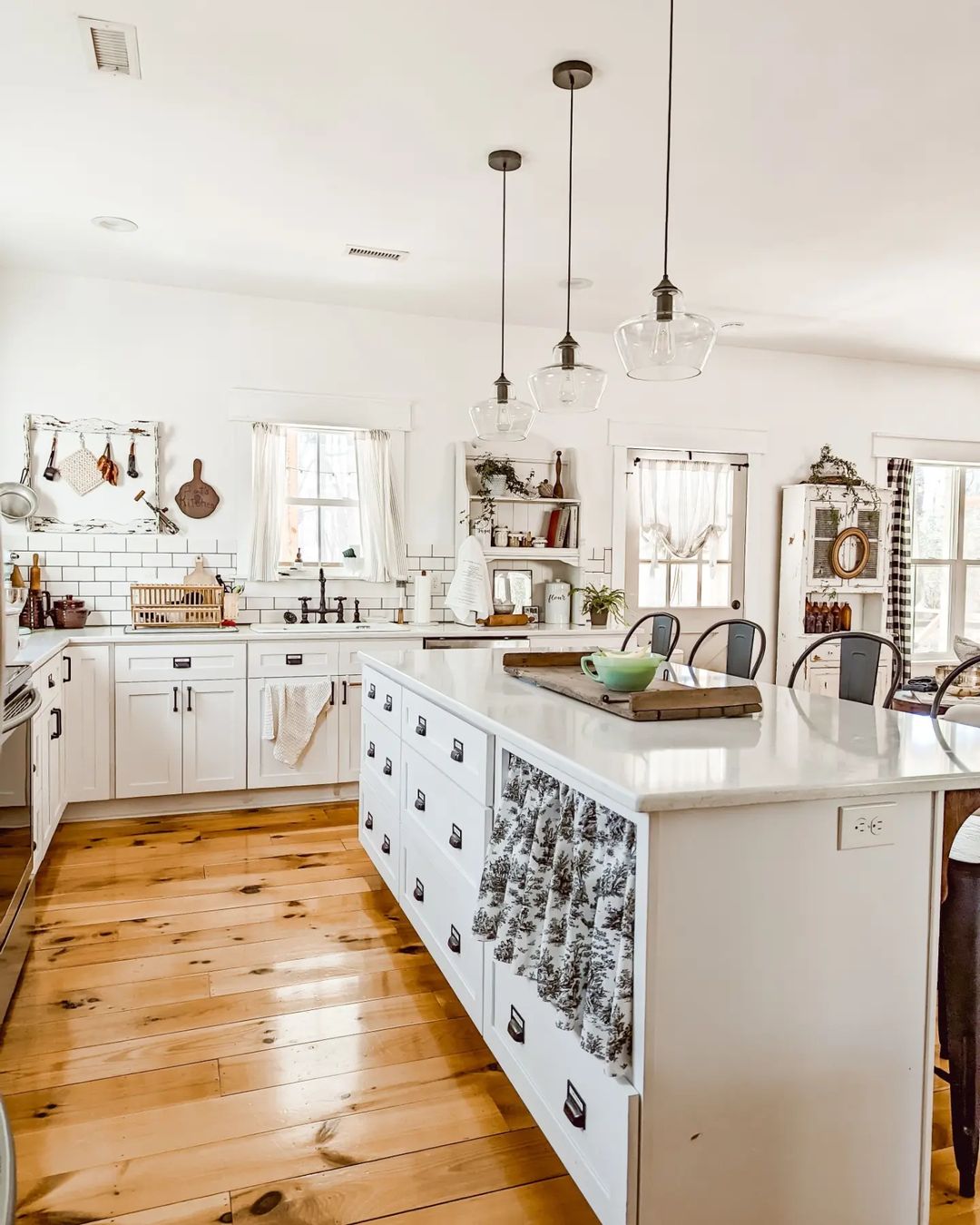 Cozy Flowy Vintage Floral Kitchen Window Curtains
