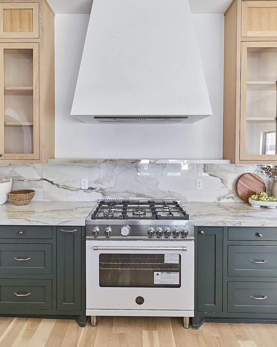Dark Grey Kitchen with Natural Contrast