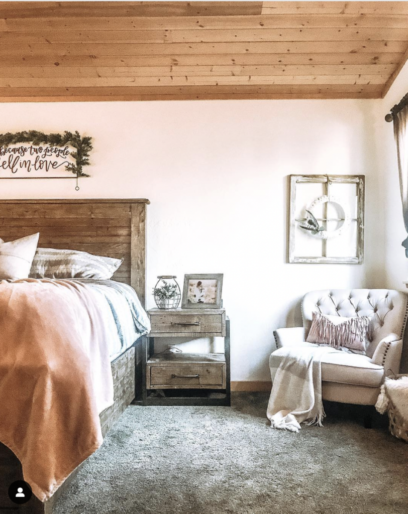 Decor Ideas for a Farmhouse Bedroom