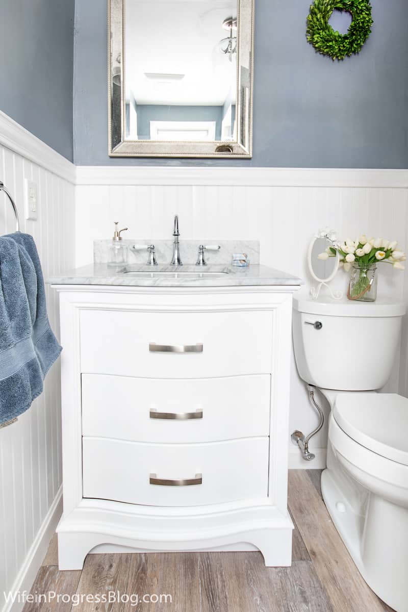 DIY Bathroom Beadboard Wainscoting