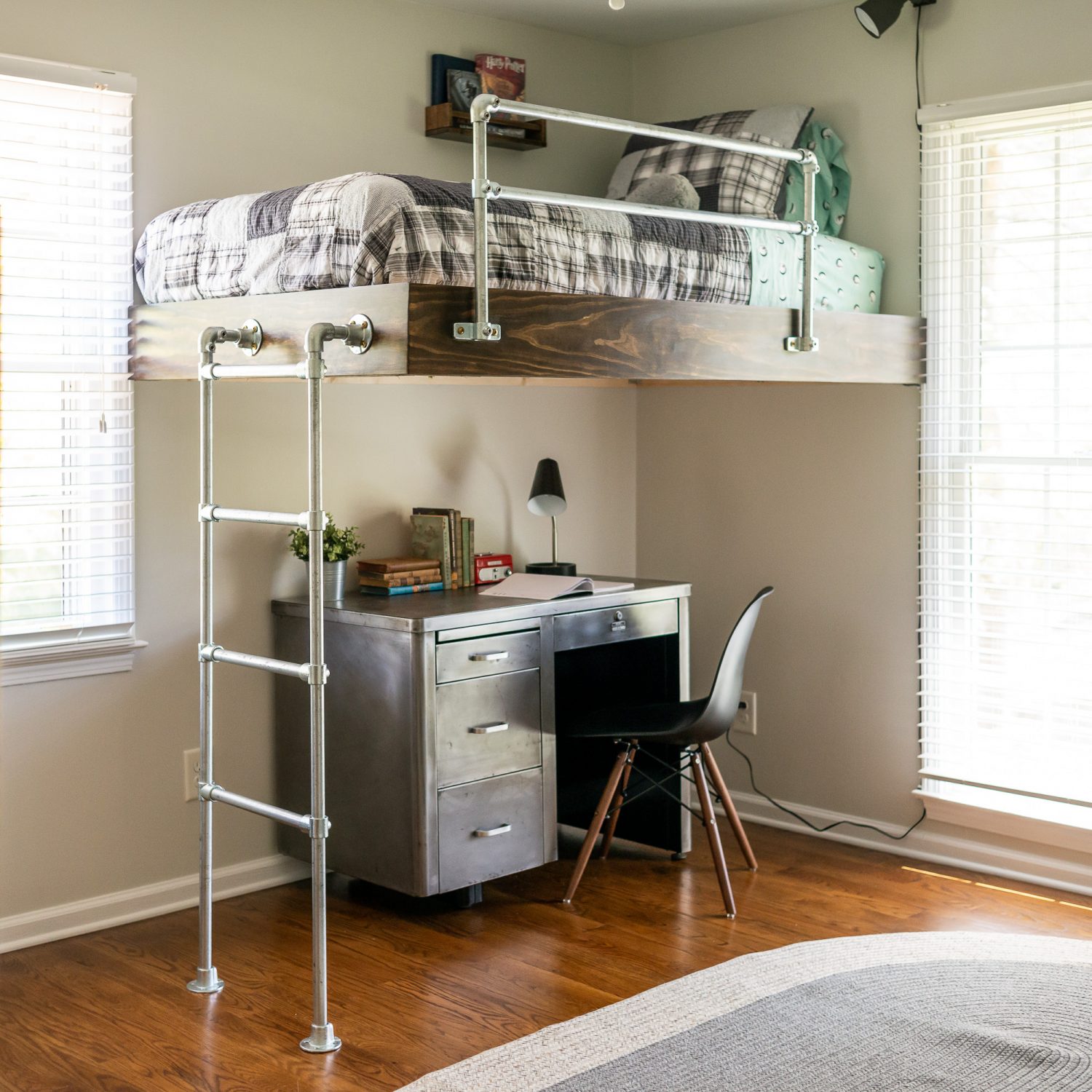 DIY loft bed for boys room with desk space underneath