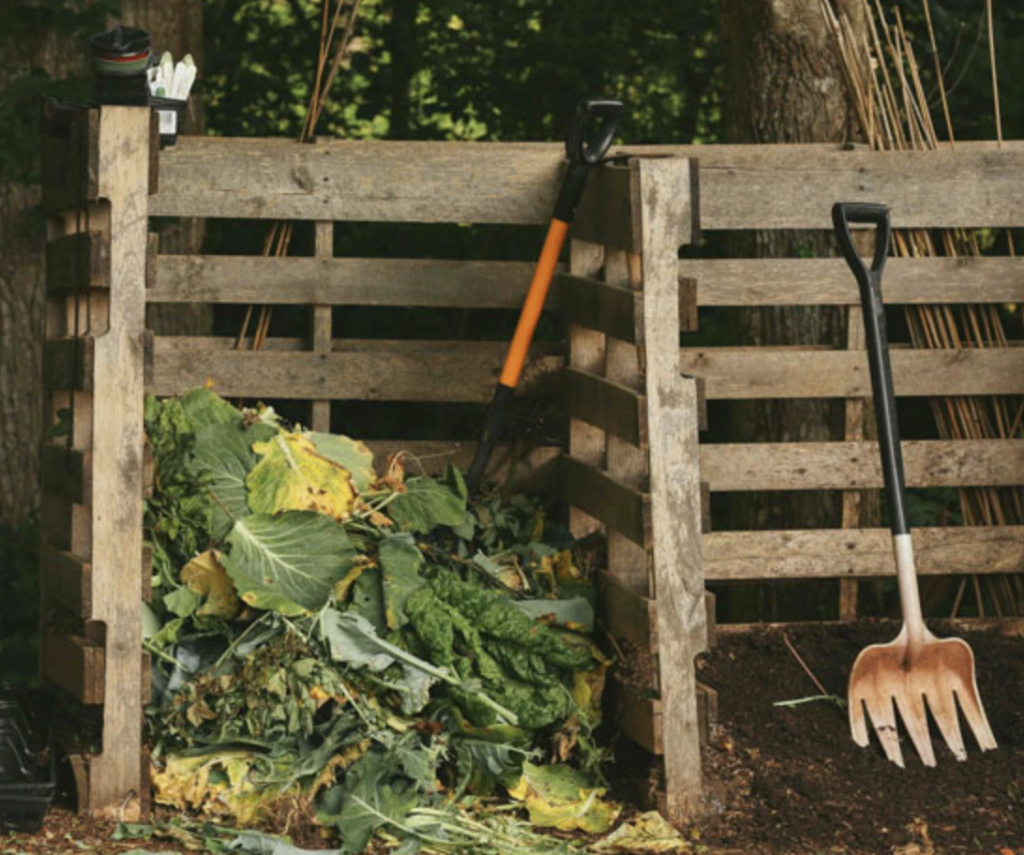 DIY Pallet Compost Bin