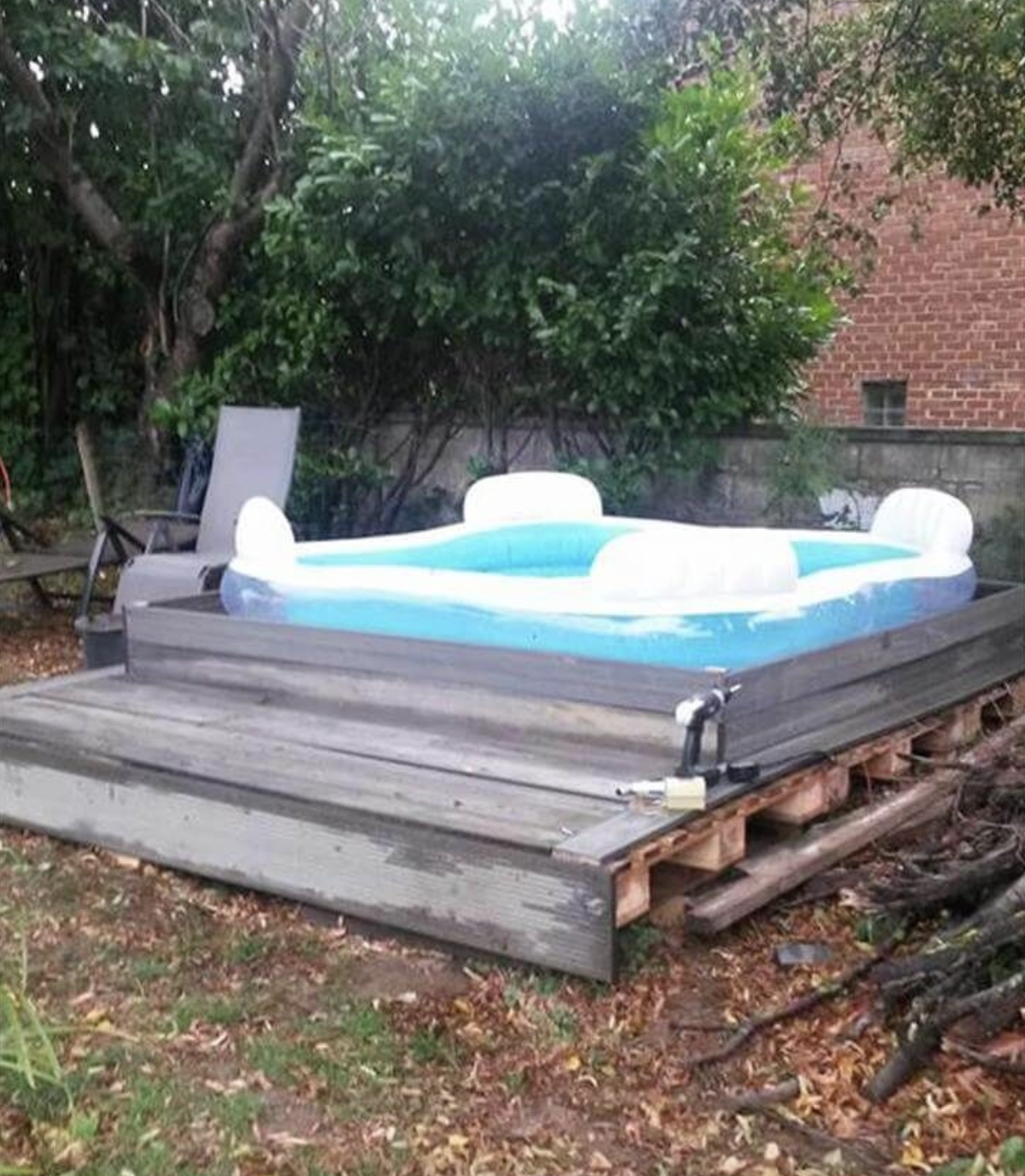 DIY Pallet Wood Pool Deck