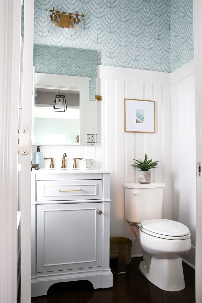 Easiest DIY Bathroom Beadboard Installation