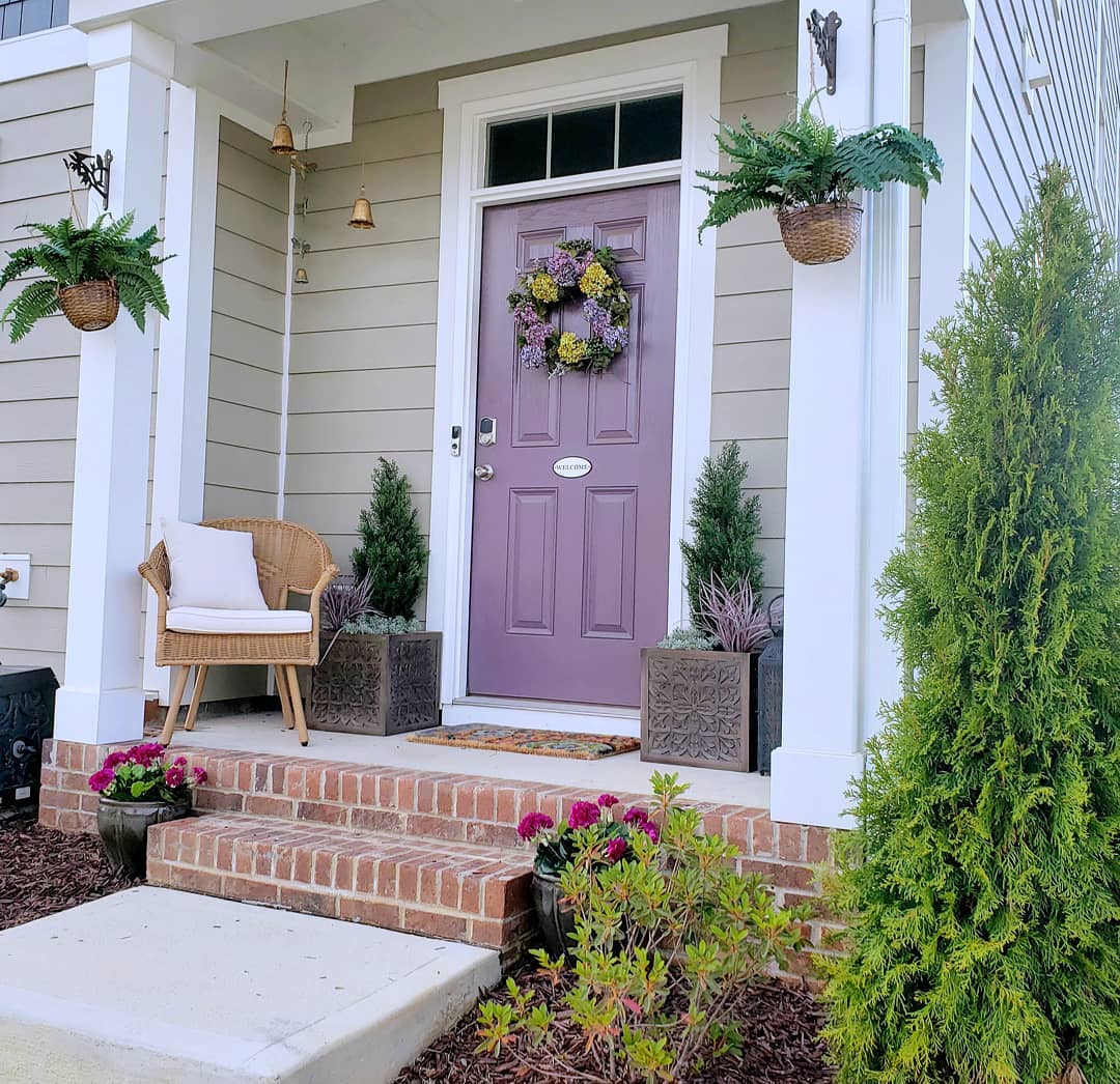 Subtle Elegance with a Pop of Color