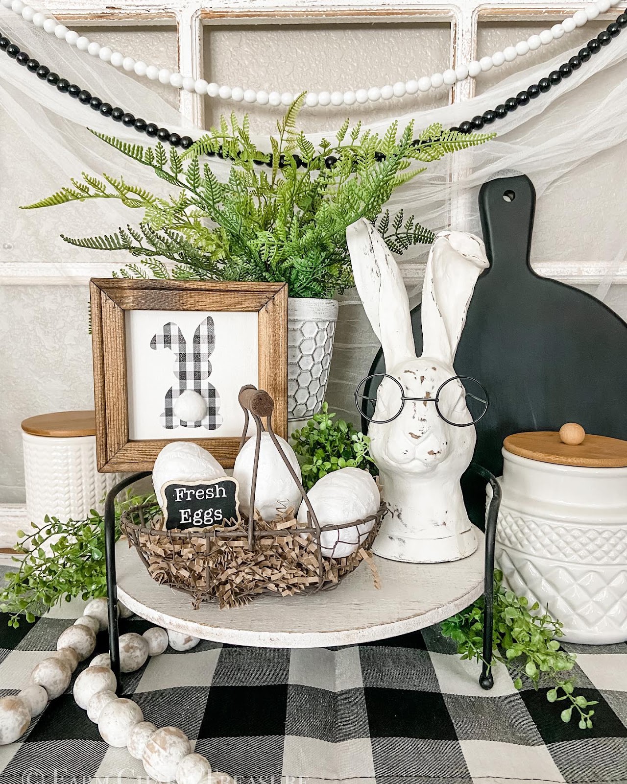 Farmhouse Easter Corner