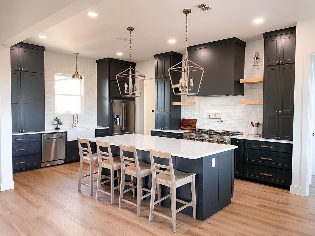 Farmhouse Industrial Kitchen Design
