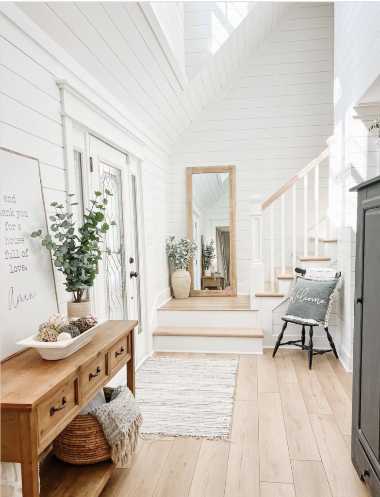 Farmhouse Trim Ideas For Entryway