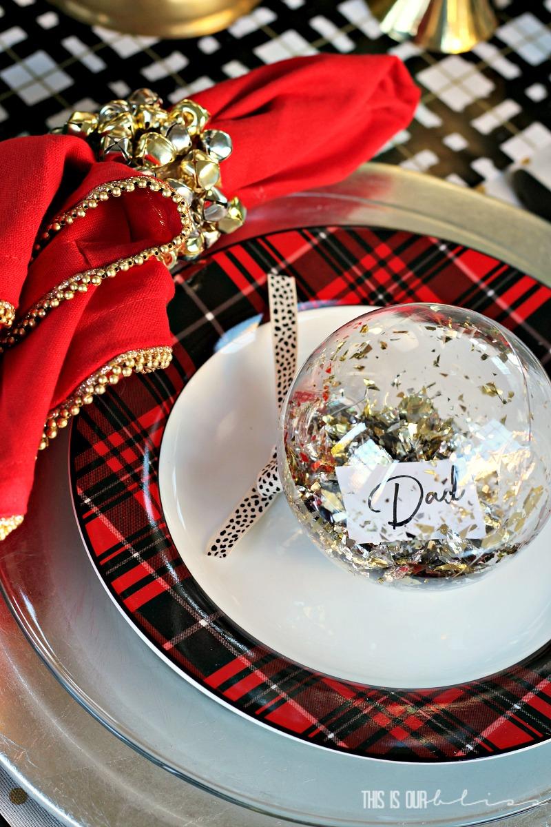 Festive Christmas Napkin Rings from Paper Rolls and Mini Bells