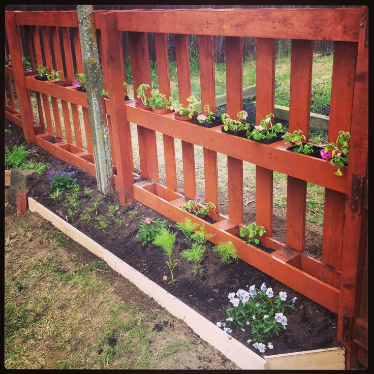 Flower Pallet Fence
