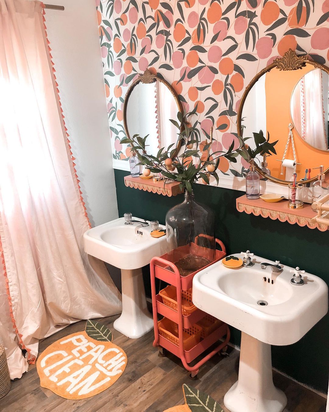 Fruity Freshness with Vintage Vibes