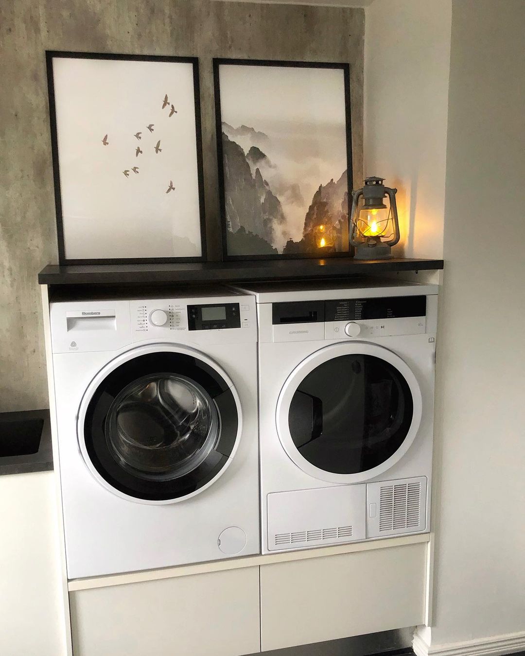 Industrial Simplicity with Modern Amenities
