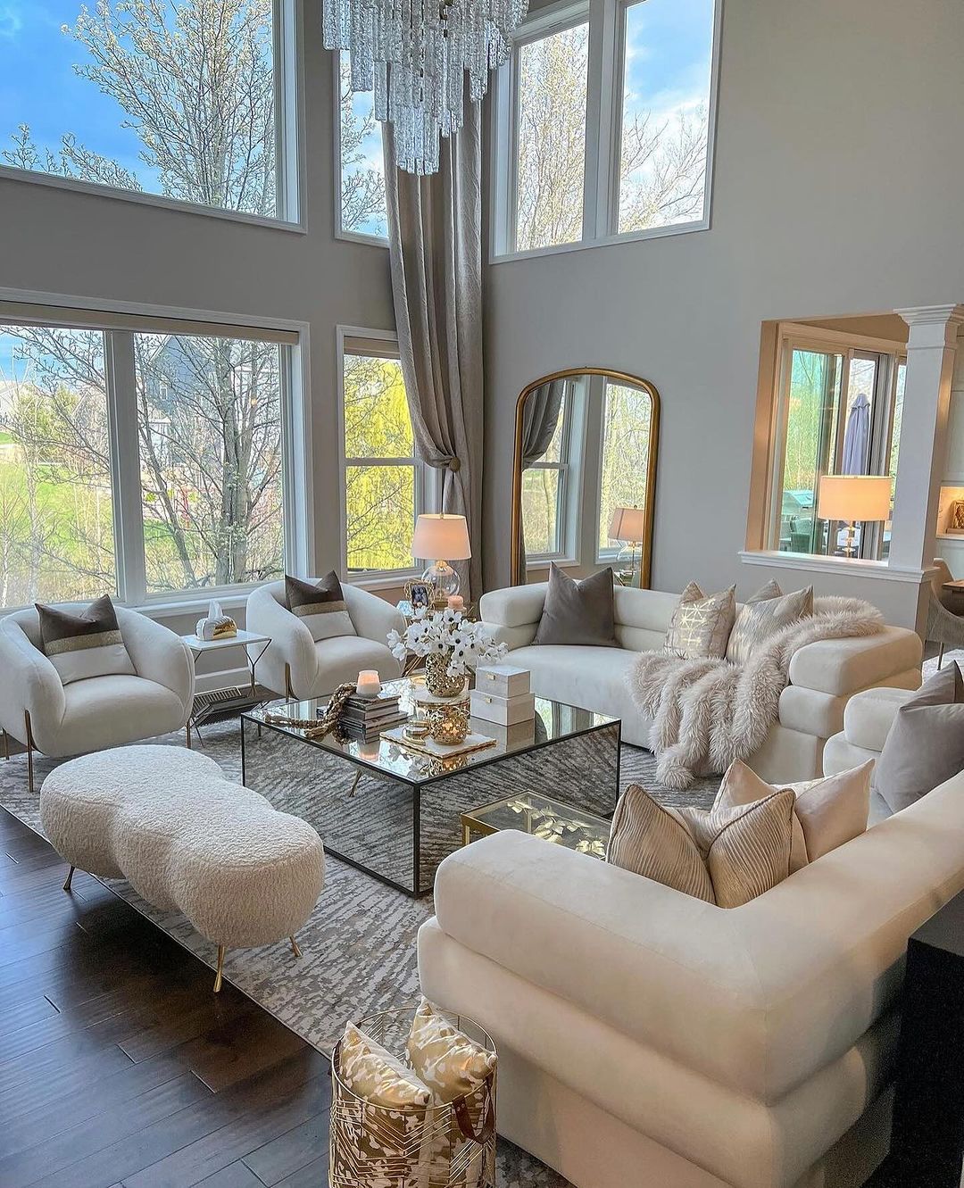 Light and Grandeur Living Room