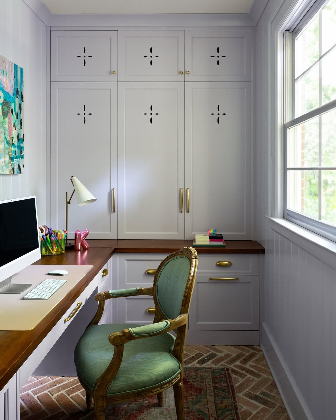 Lilac Cabinetry with a Royal Seat