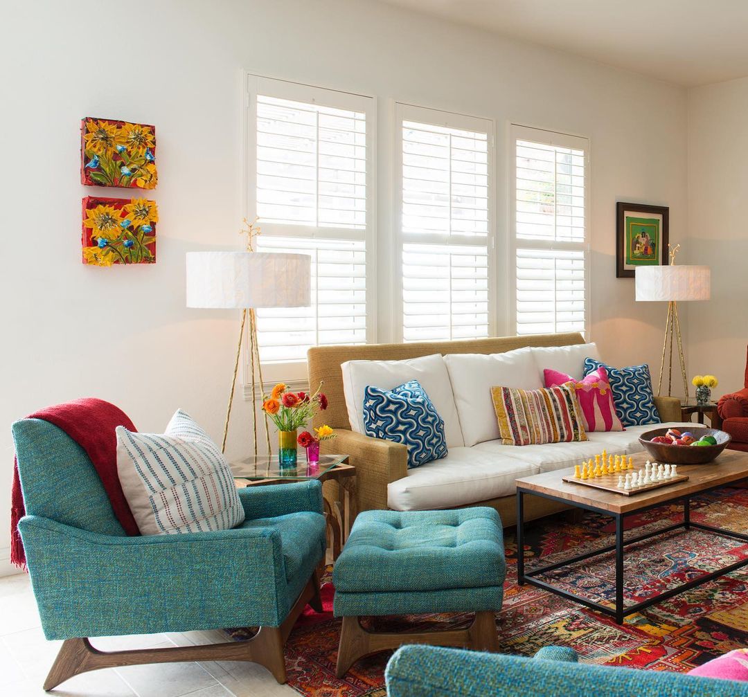 Sunlit Siesta in a Mexican-Inspired Living Room
