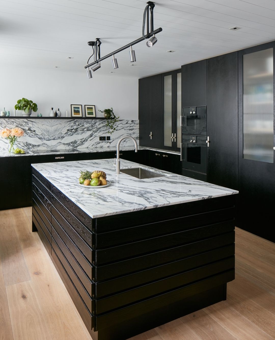 Marble Accented Black Island