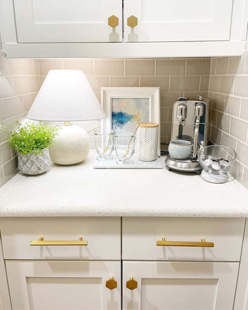 Minimal Setup for a Coffee Machine on Limited Counter Space