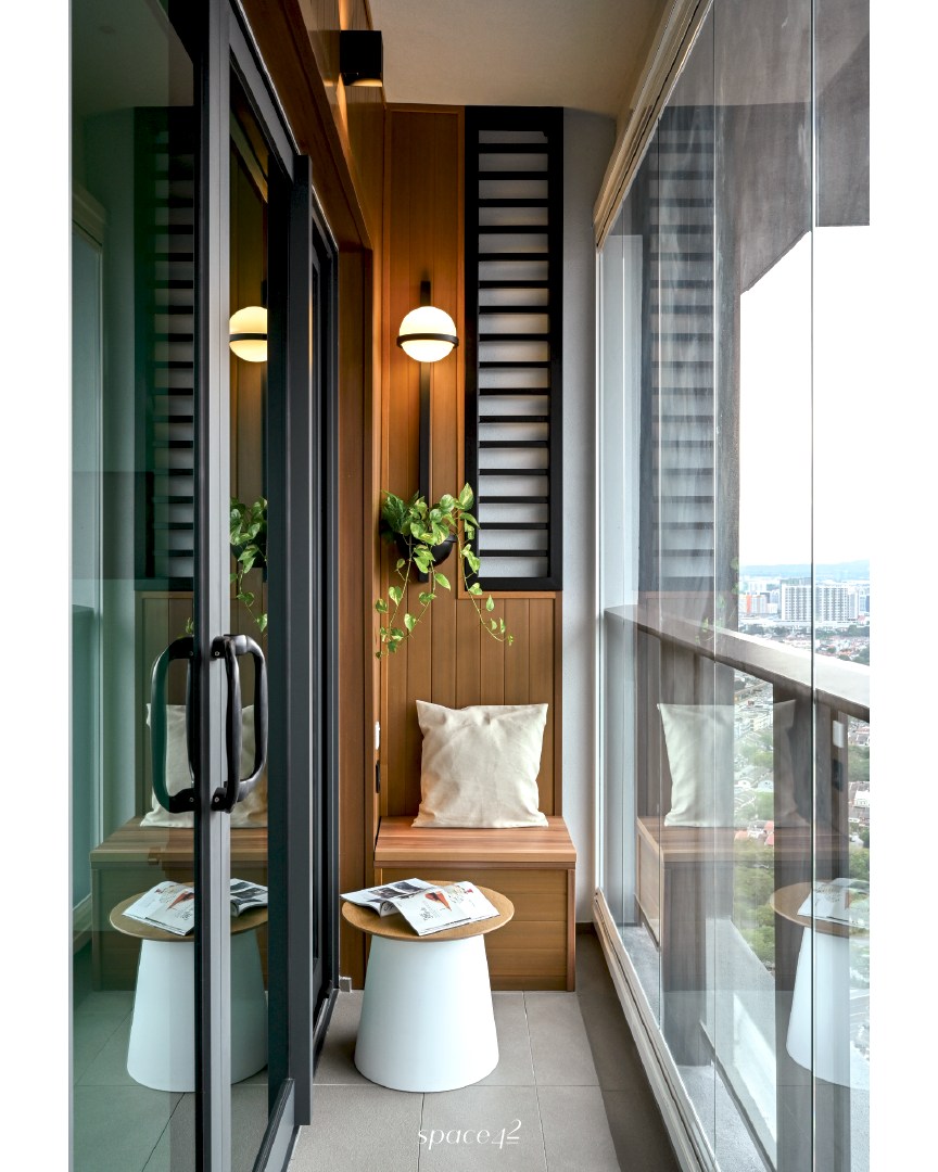 Minimalist Zen Balcony