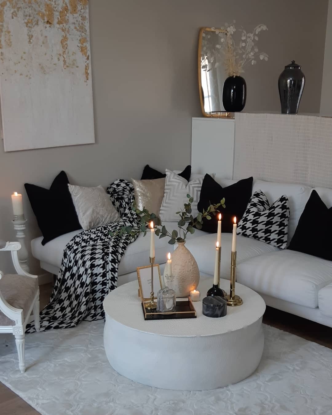 Monochrome Living Room with Pattern and Gold