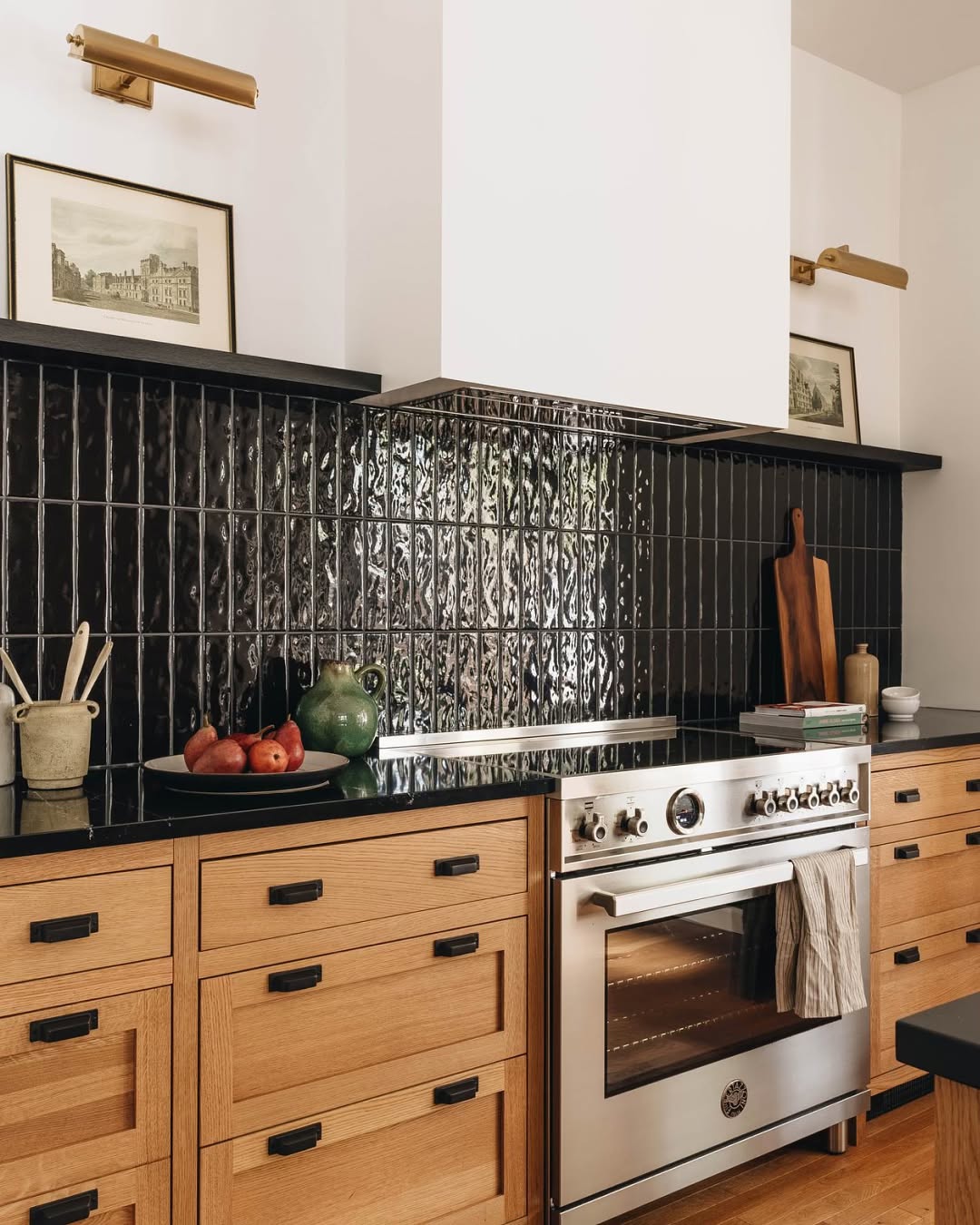 Moody Rippled Vintage Backsplash