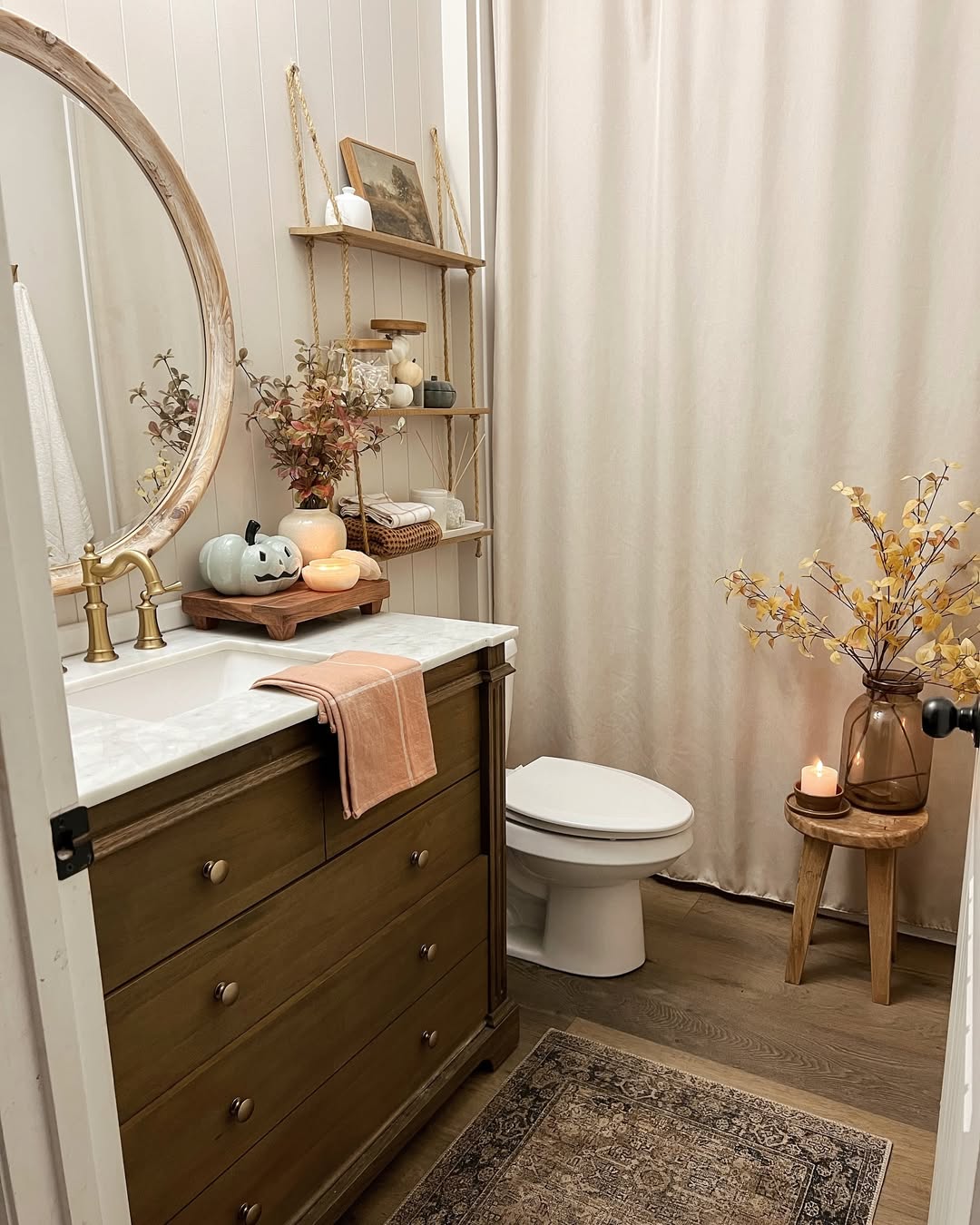 Muted Fall Tones for Calm Bathroom Decor