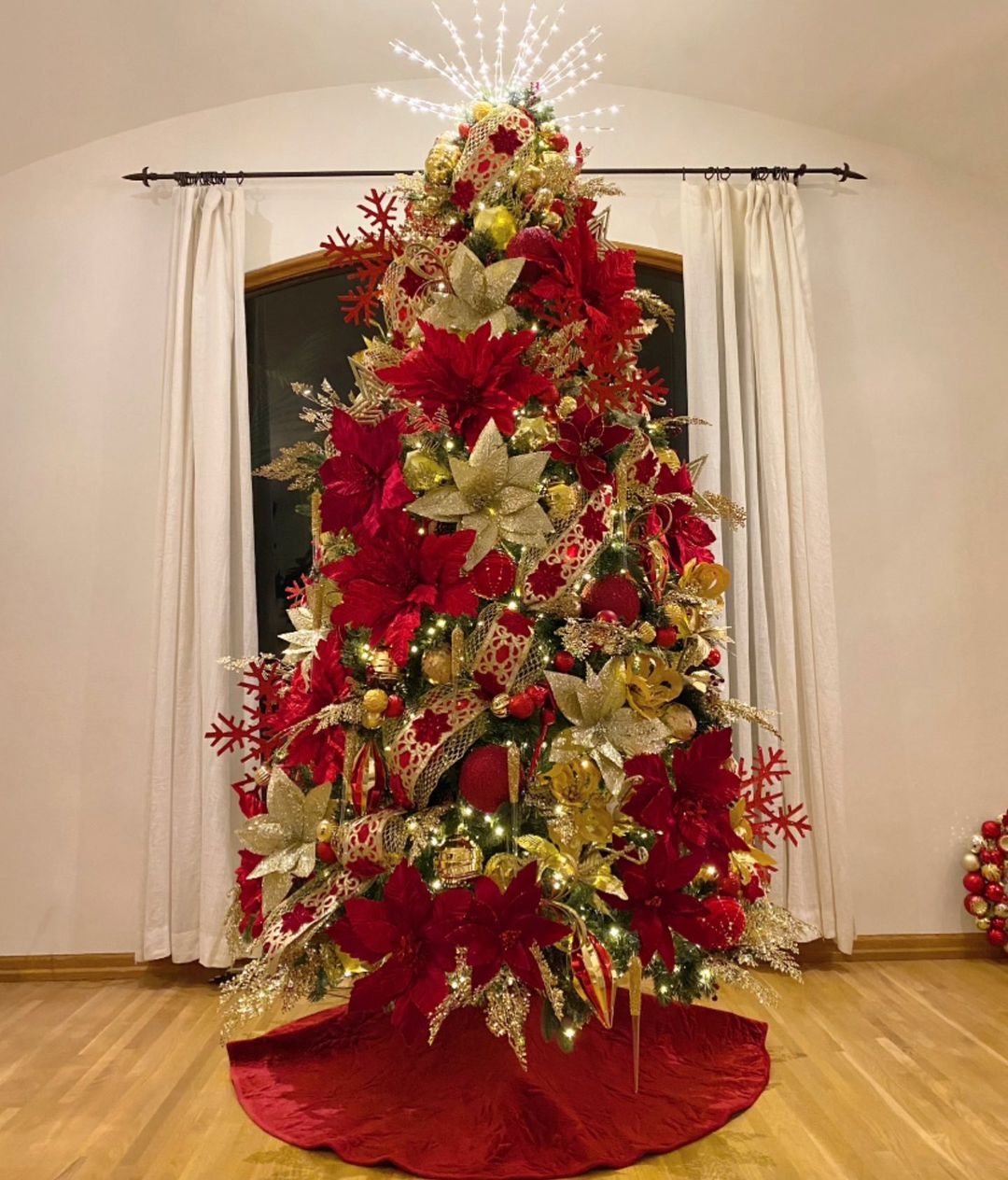 Natural Red and Gold Christmas Decor
