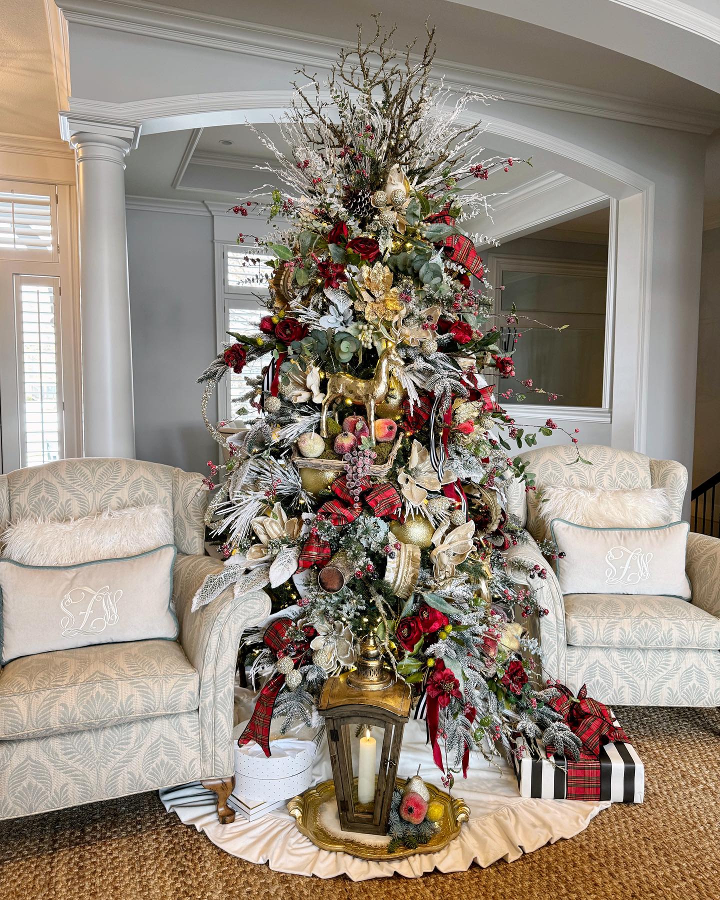 Nature and Glamour Christmas Tree