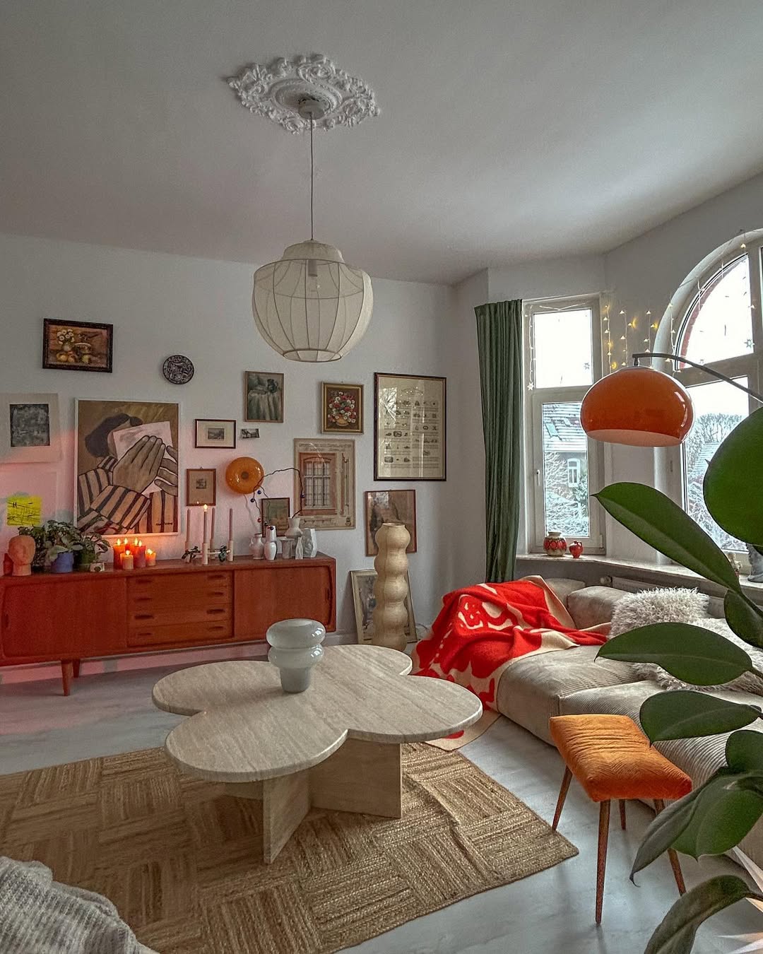 Organic Shapes for a Vibrant Eclectic Living Room