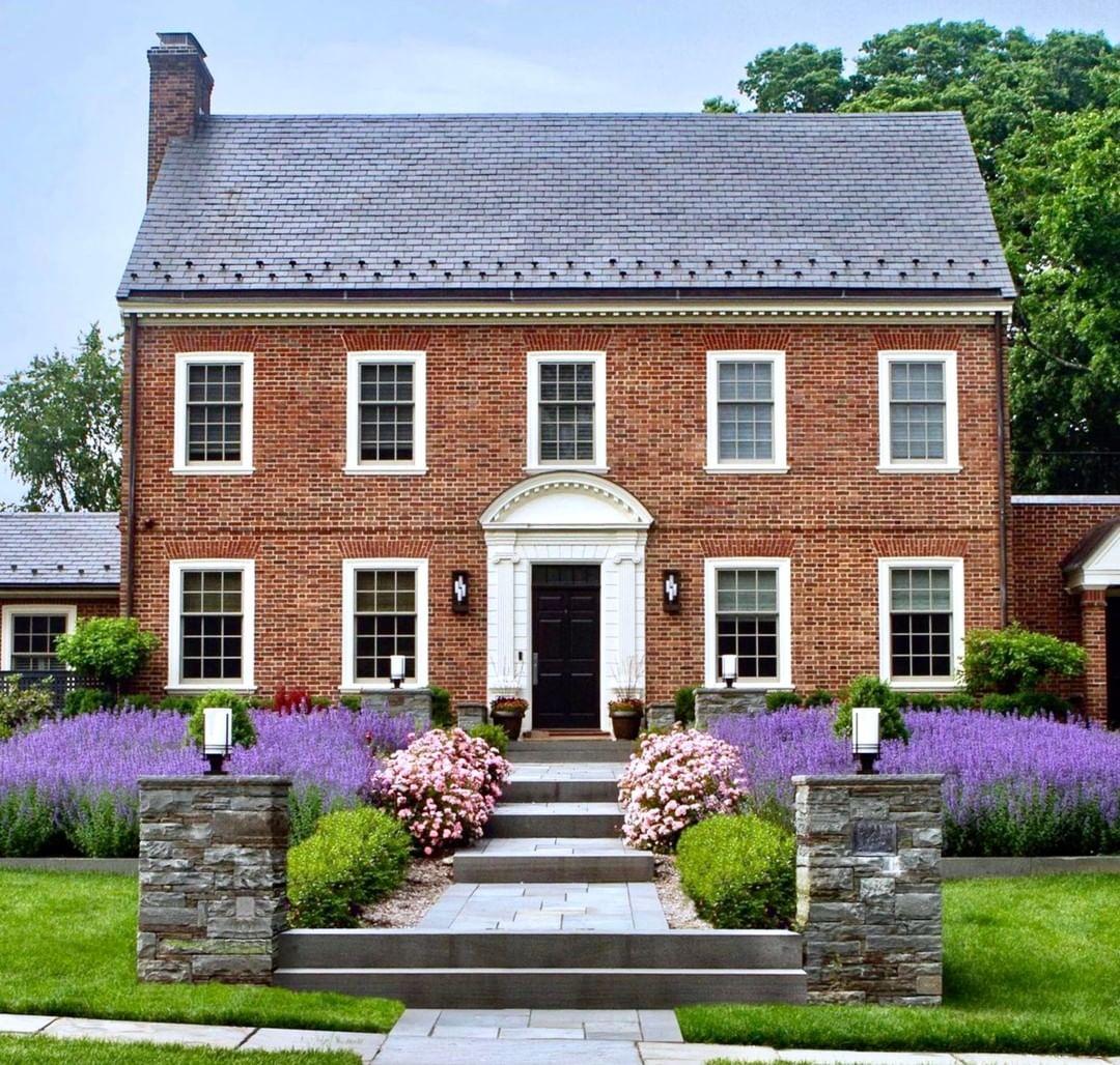 Outdoor Slab Stone Stairs and Flower Garden