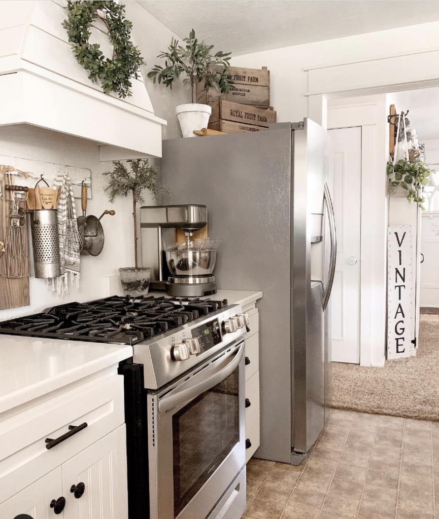 Pallet Wood Boxes in a Farmhouse Kitchen