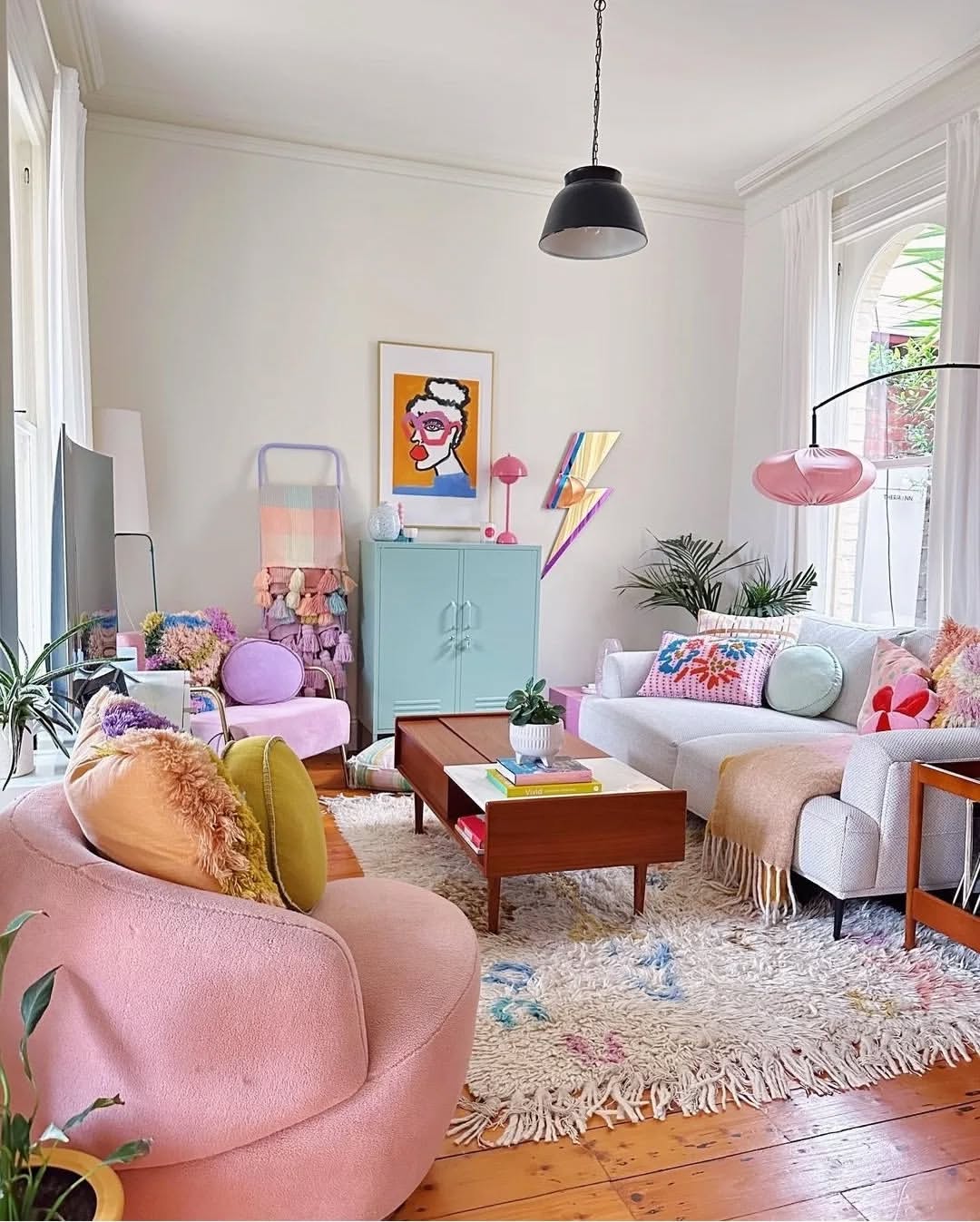 Pastel Decor with Texture and Harmony