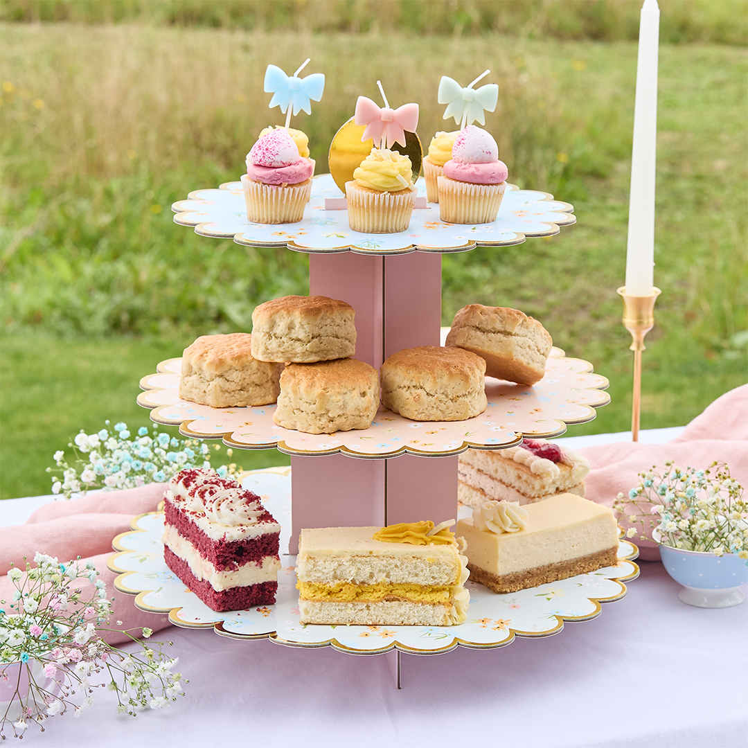 Pastel Scalloped Tiered Stand
