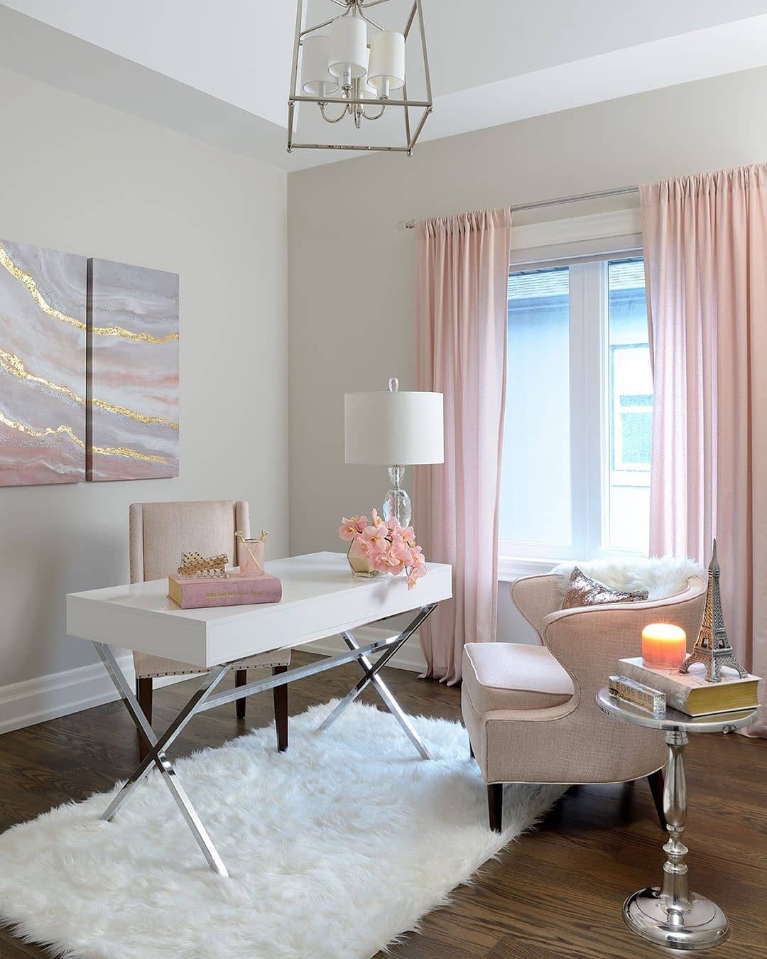 Productive Parisian Pink Office