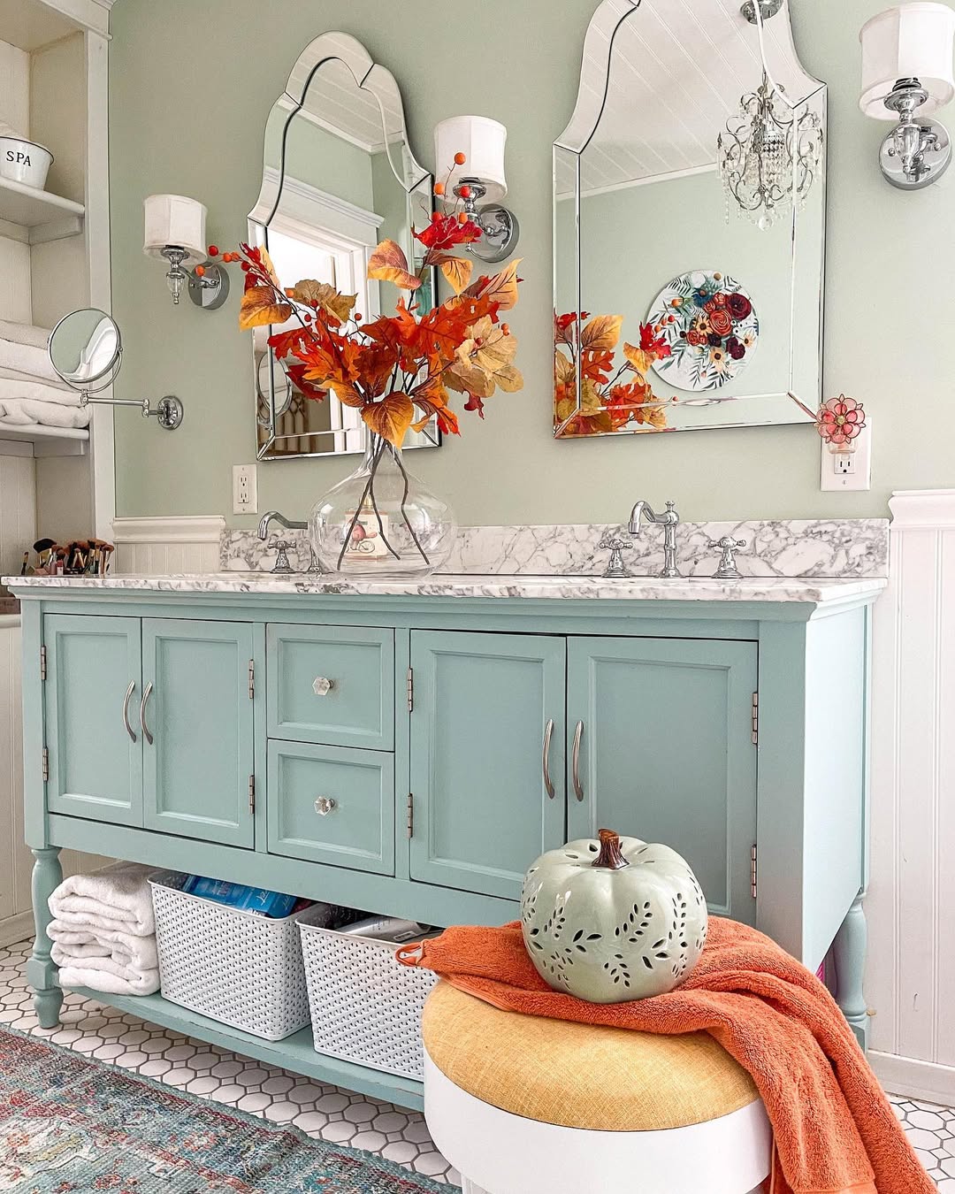 Pumpkin Spice and Mint Fall Decor